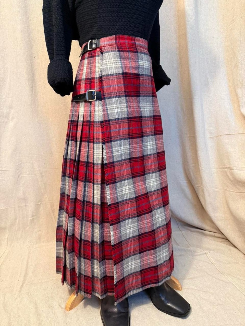 Vintage The Scotch House wool tartan kilt skirt